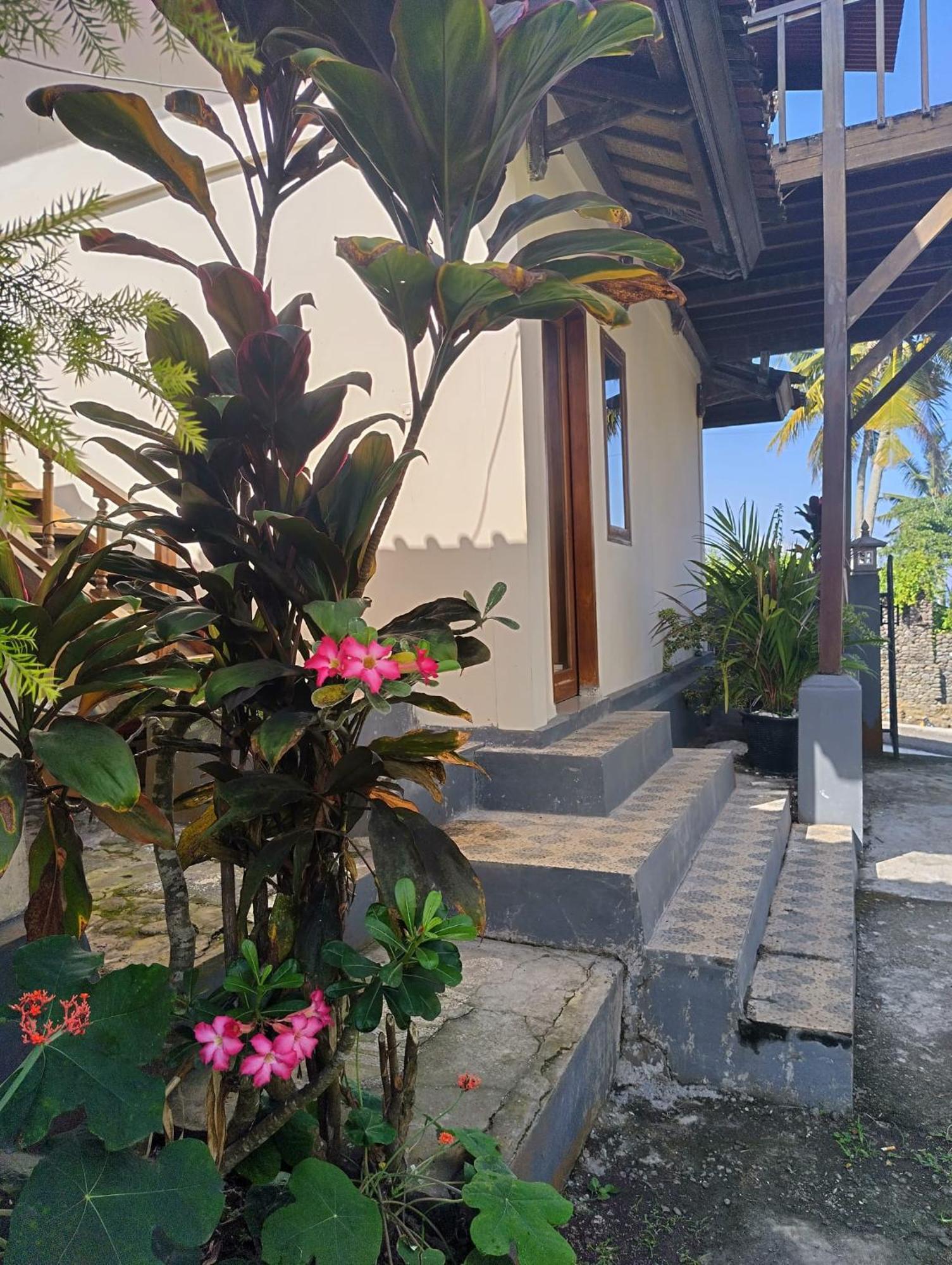 Kirra'S Beach House Pulukan Bagian luar foto