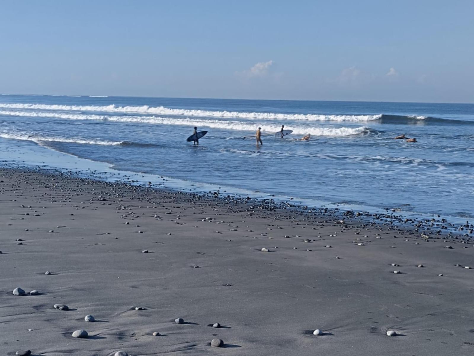 Kirra'S Beach House Pulukan Bagian luar foto